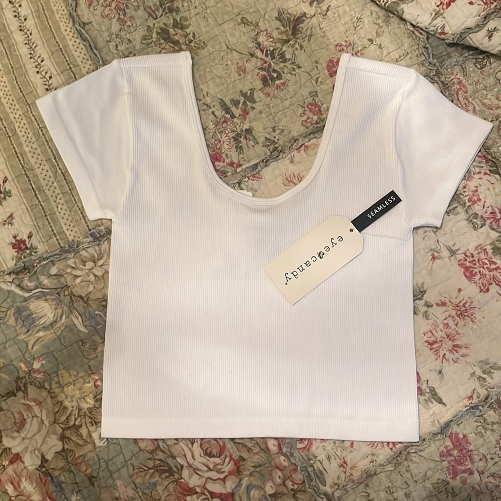 eye candy Ribbed Cropped Top - Picture 3 of 8